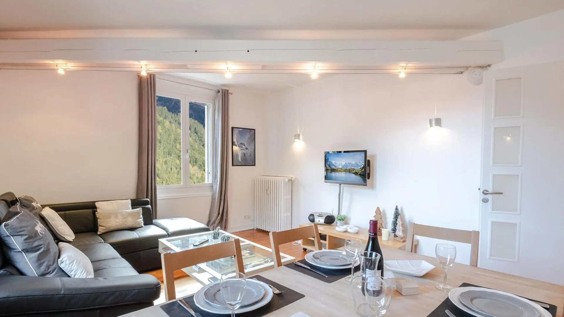Appartement Lumineux En Centre-Ville Avec 2 Chambres Et Wifi A Chamonix - Fr-1-343-202 0*,